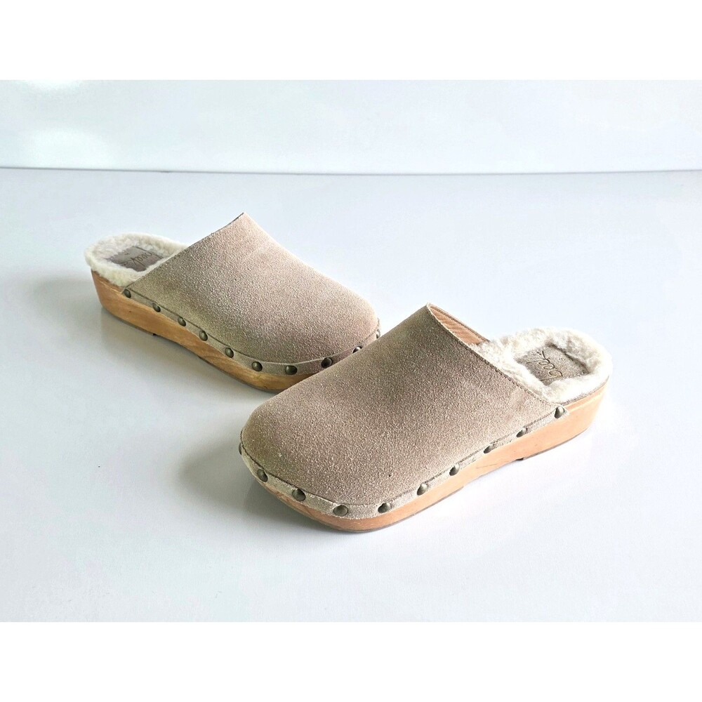 BEEK Mallard Shearling Clog Stone Natural Sz 8 Suede Beige Handmade Wood Sole